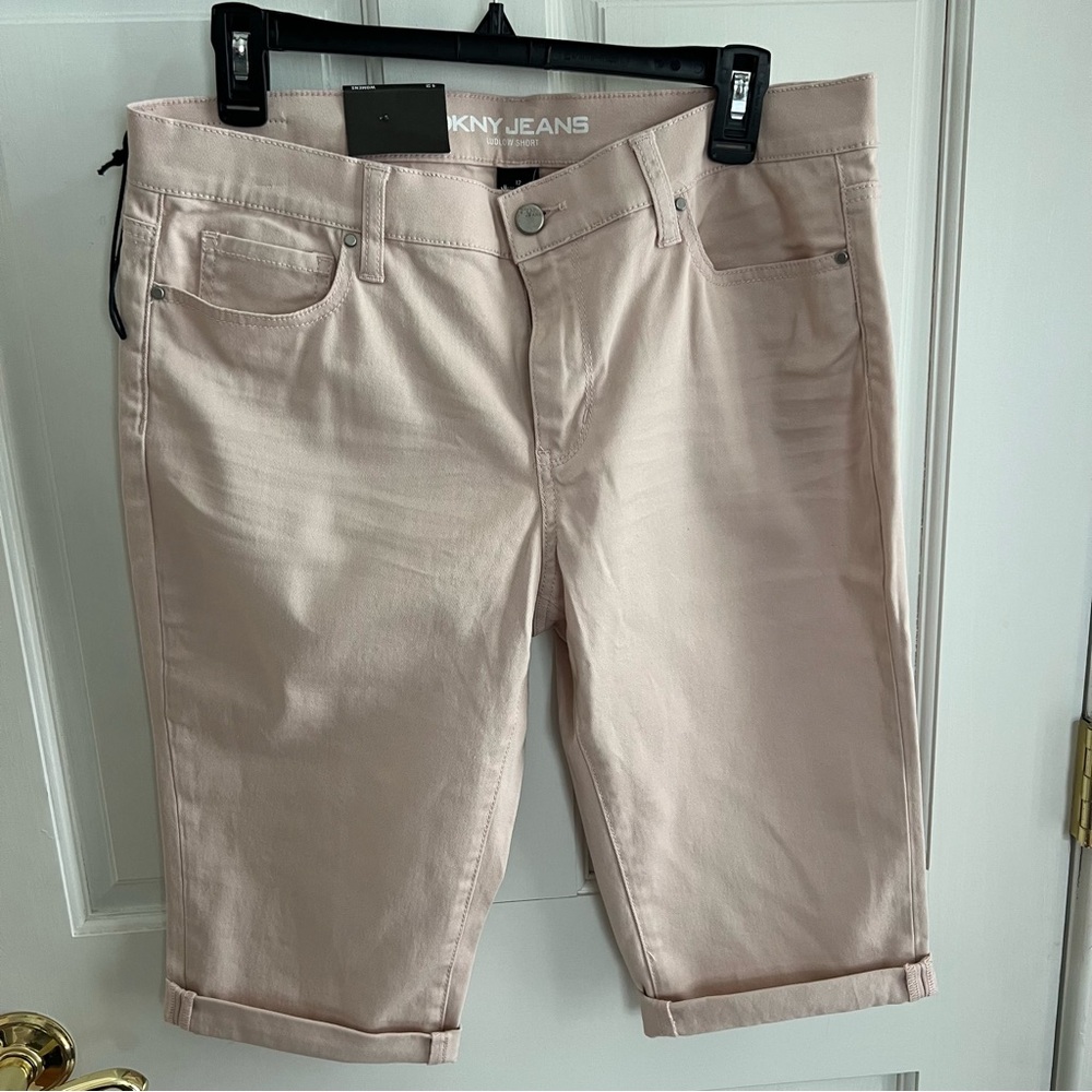 NWT DKNY JEANS Womens Blush Colored Bermuda Shorts Size 12